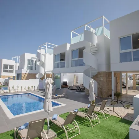 Ferienvilla Vie Bleu Mit Grossem Pool
