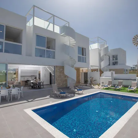 Hébergement de vacances Ferienvilla Vie Bleu Mit Grossem Pool